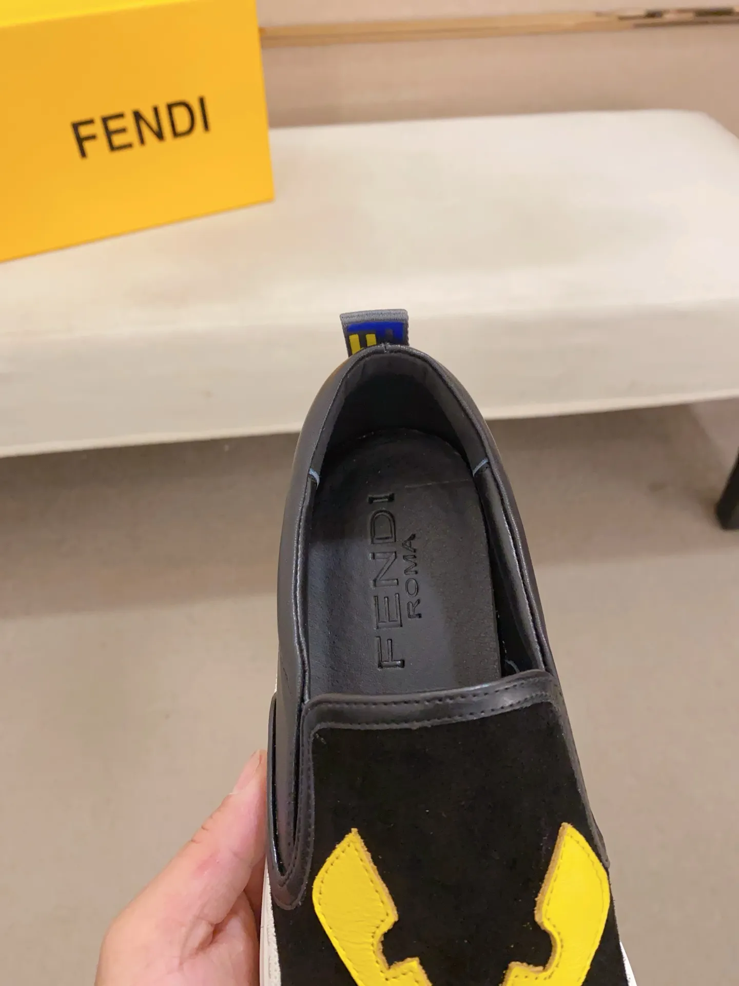 Men's shoes 💰 400💰 (fendi) New style 👊🏻 upper 🇮🇹 imported cowhide fabric 🇩🇪 lining imported sheepskin lining. The original outsole is molded to highlight the identity of every man, and the upper foot is elegant and stable🚶🏻🚶🏻The high-end custom counters reproduce the original version📯No matter the wind or rain, the shoe last remains unchanged and can withstand the verification of time🔍️,🔵 Size: 38-44